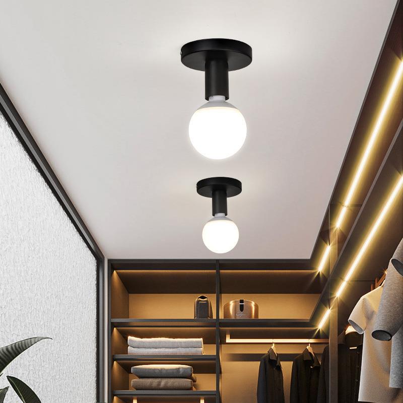 Nordic Iron Ceiling Light in Black or Silver / Warm Light / Silver