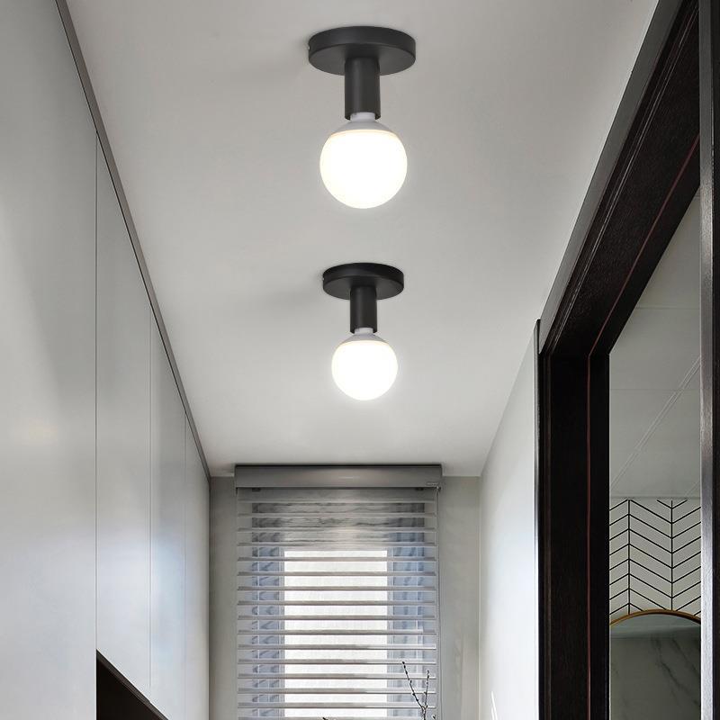 Nordic Iron Ceiling Light in Black or Silver / White Light / Black